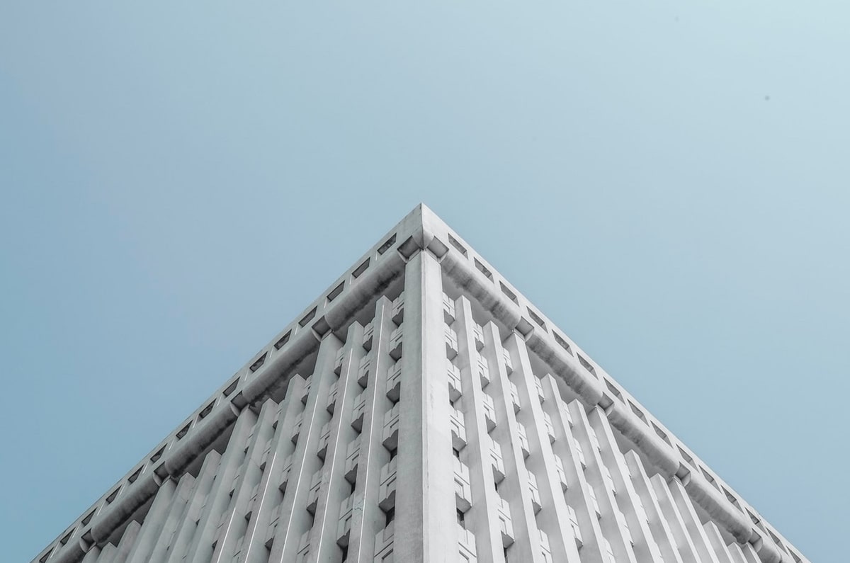 樊振东空砍2分，德甲主场爆冷！对手52岁主帅亲自上场，赛后秒变迷弟求合影！