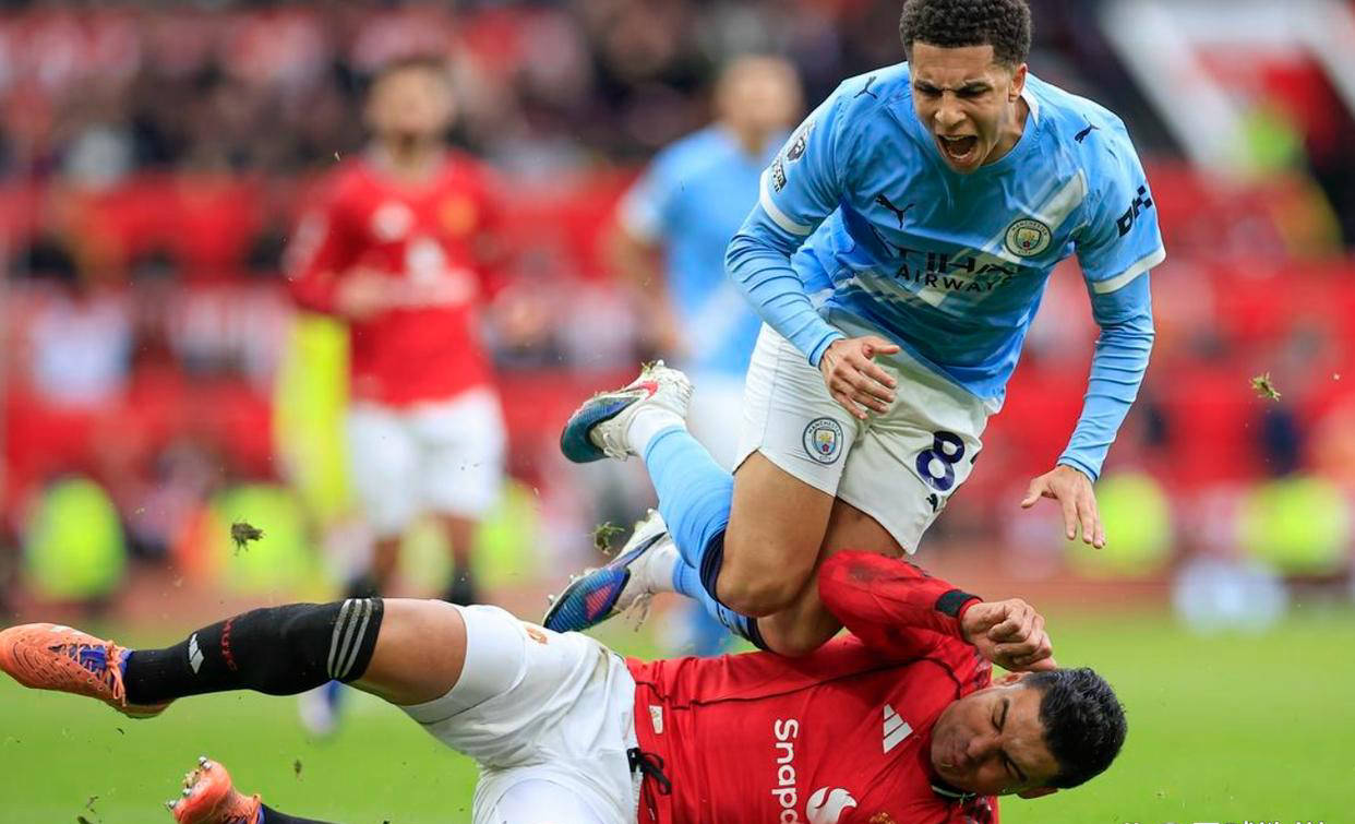 瓜迪奥拉怒不可遏：惨败曼联，争冠形势日益严峻，新帅卡里克书写奇迹首秀